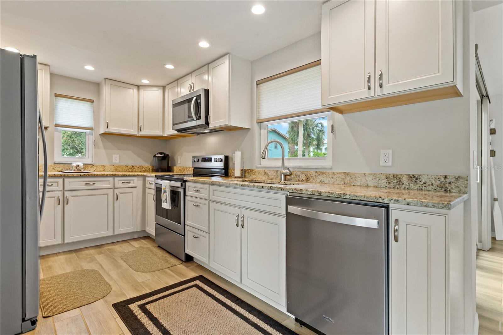 1675 BLAKEMORE LN, SARASOTA, FL, 34231