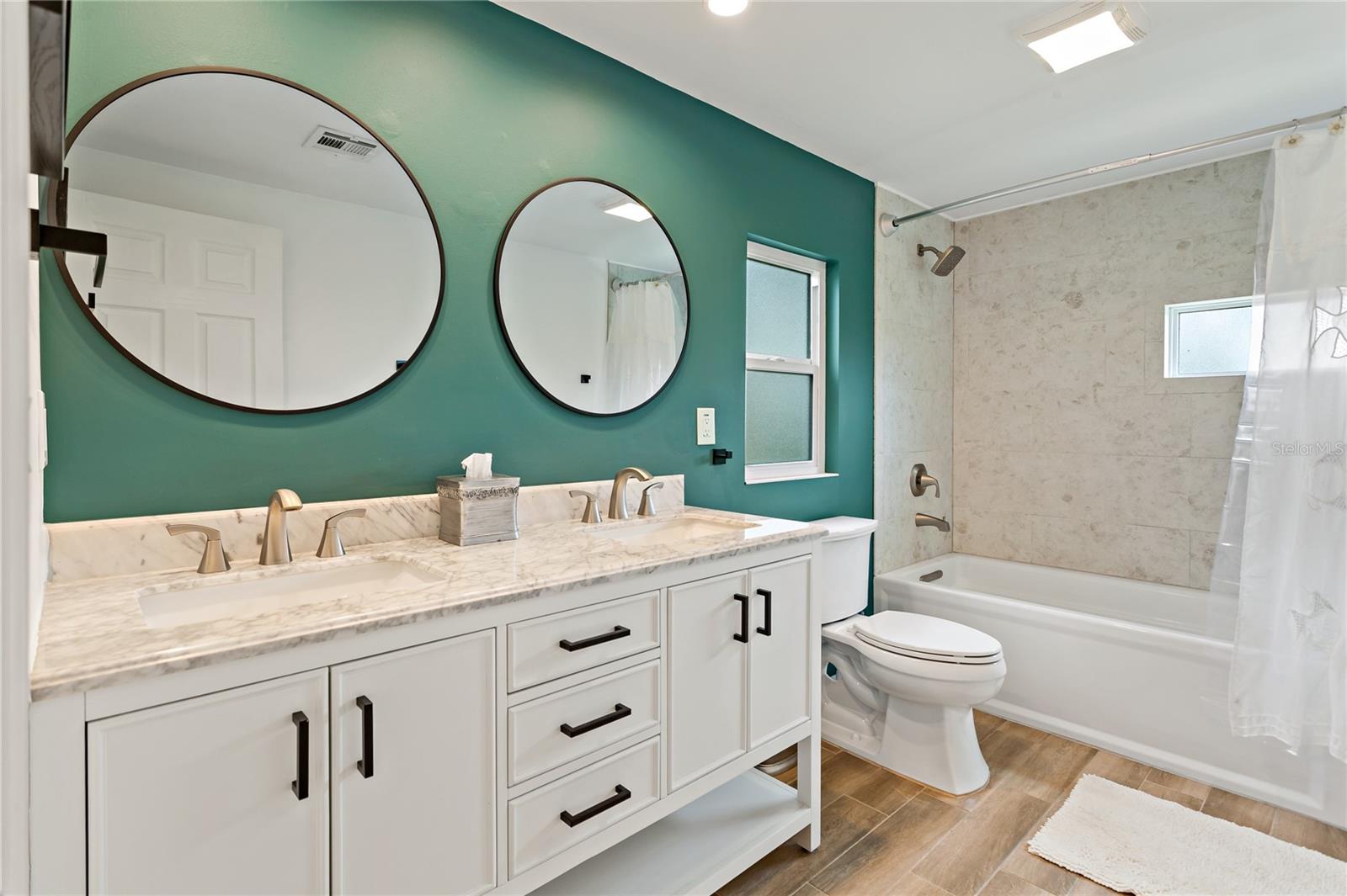 1675 BLAKEMORE LN, SARASOTA, FL, 34231