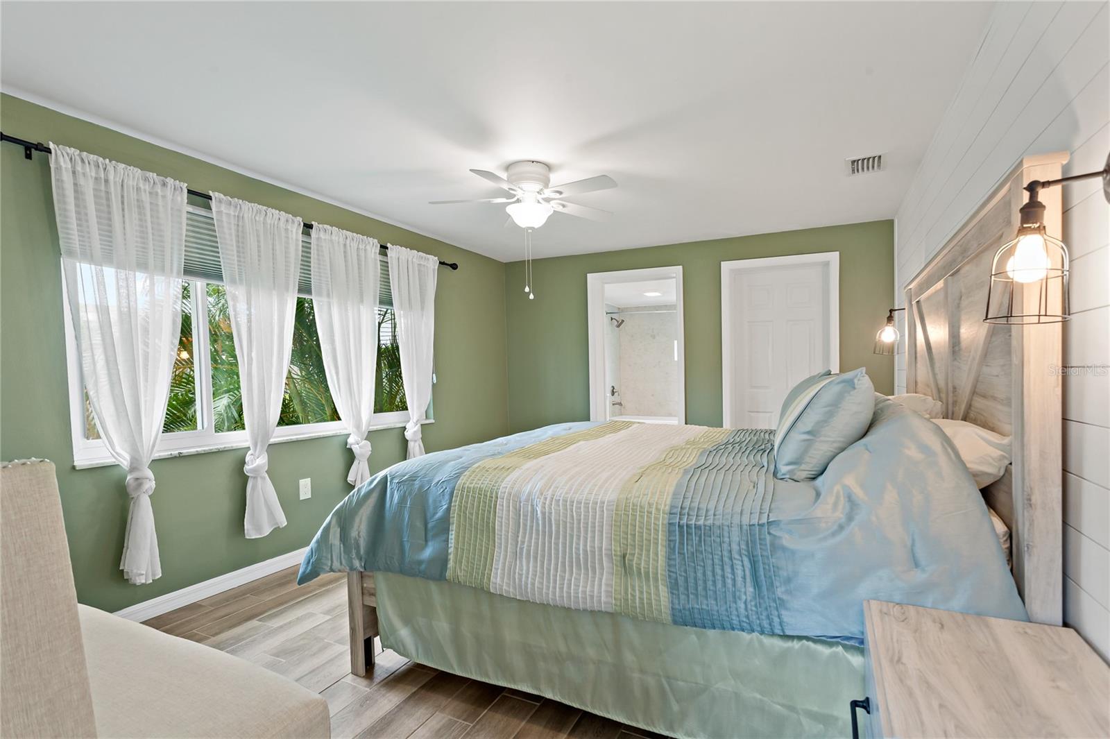 1675 BLAKEMORE LN, SARASOTA, FL, 34231
