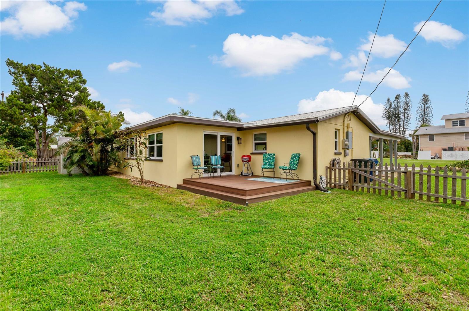 1675 BLAKEMORE LN, SARASOTA, FL, 34231