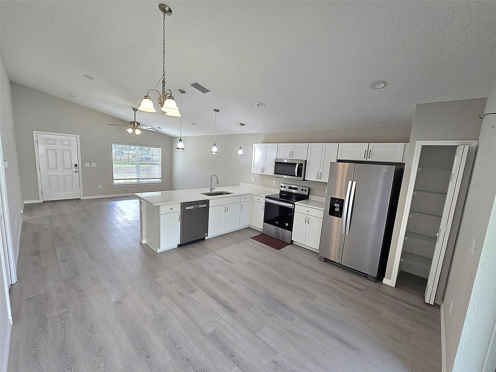 10864 SE 66TH TER, BELLEVIEW, FL, 34420