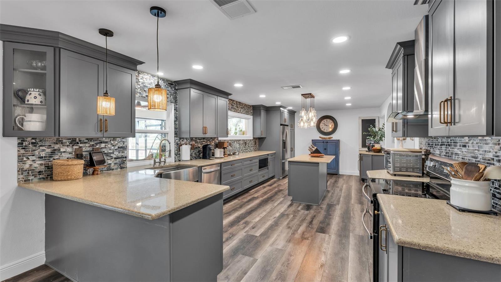 135 COUNTRY CLUB LN, MULBERRY, FL, 33860