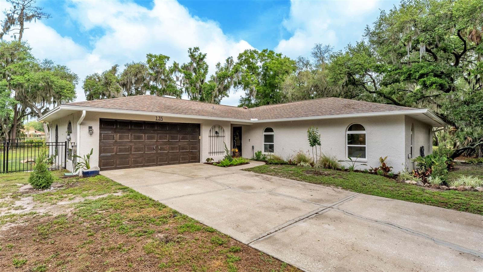 135 COUNTRY CLUB LN, MULBERRY, FL, 33860
