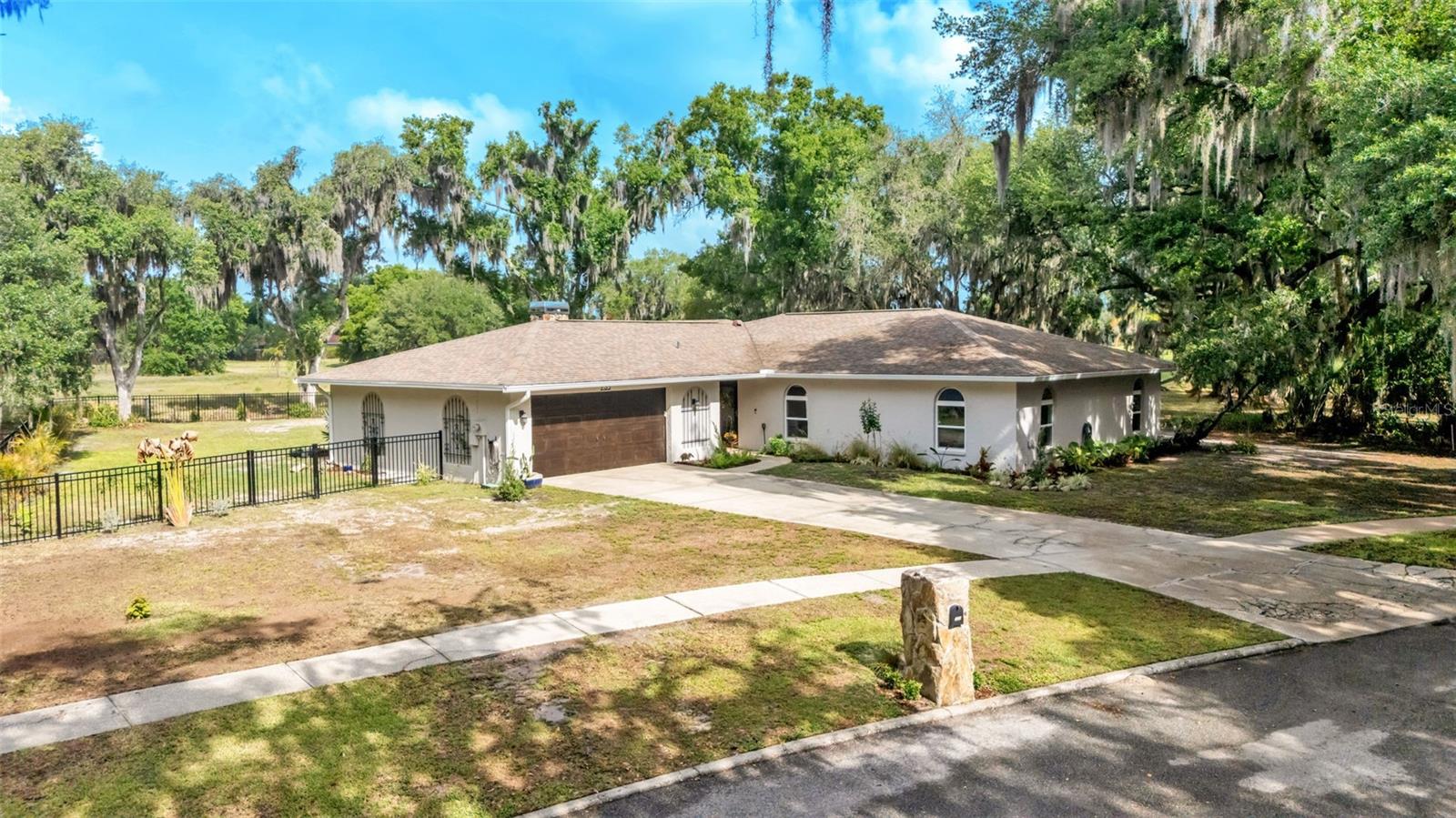 135 COUNTRY CLUB LN, MULBERRY, FL, 33860