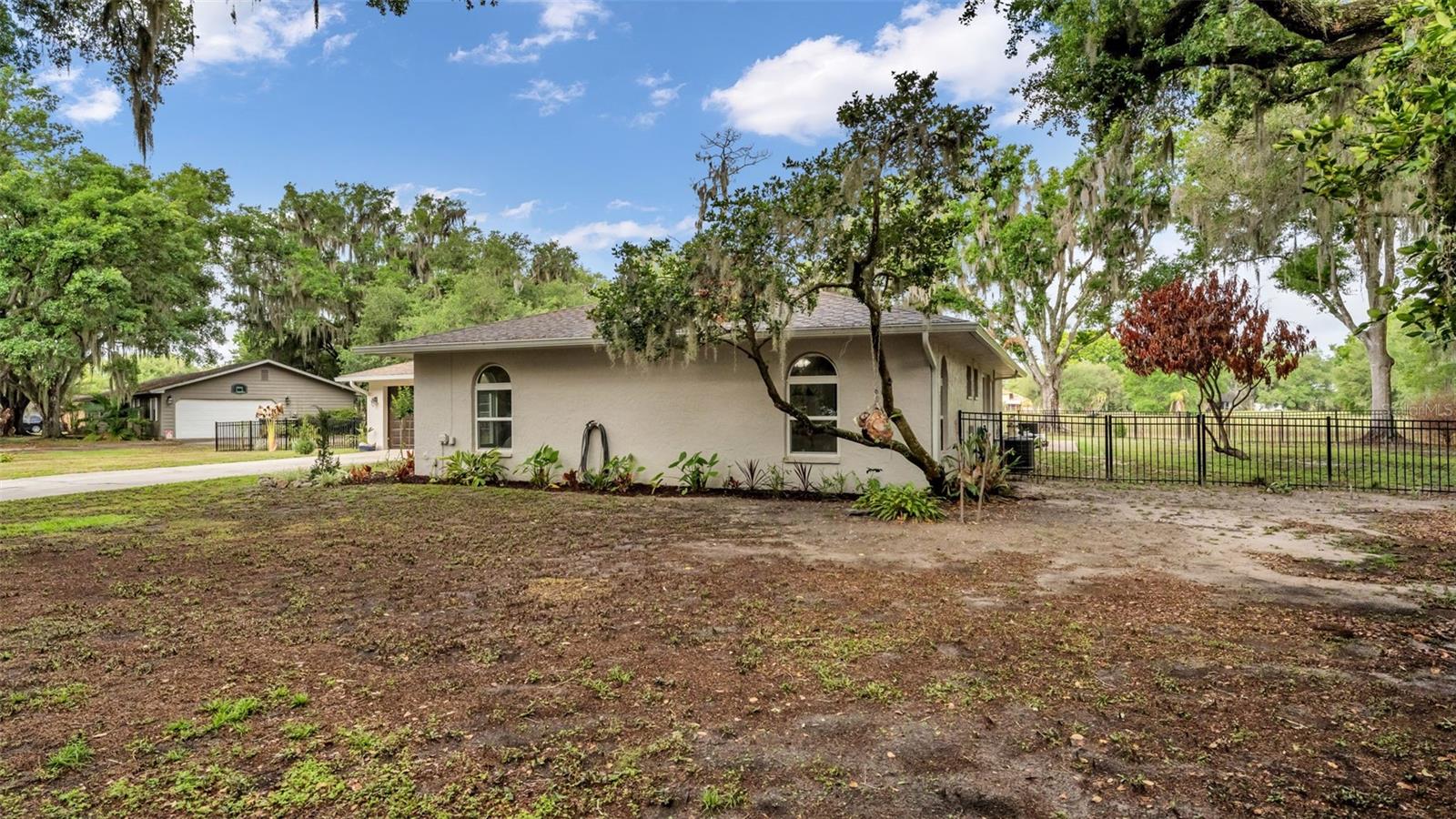 135 COUNTRY CLUB LN, MULBERRY, FL, 33860
