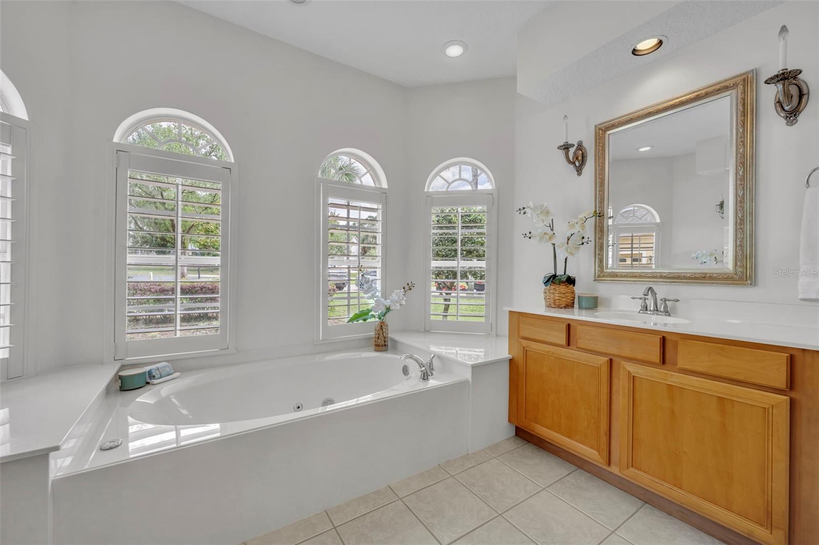 100 GLEN CLUB CT, DEBARY, FL, 32713