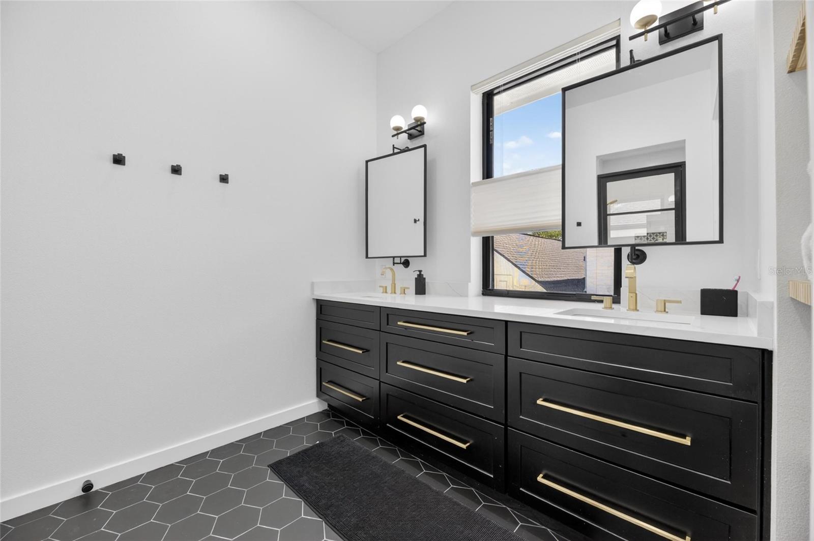 1801 N MORGAN ST #11, TAMPA, FL, 33602