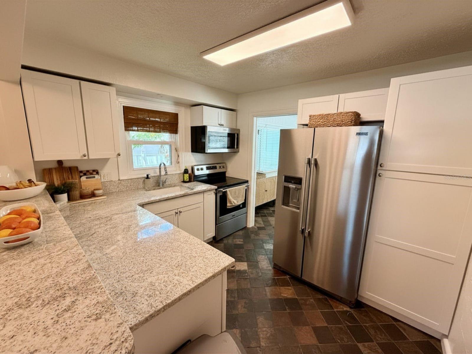 3125 QUEEN ST N, ST PETERSBURG, FL, 33713