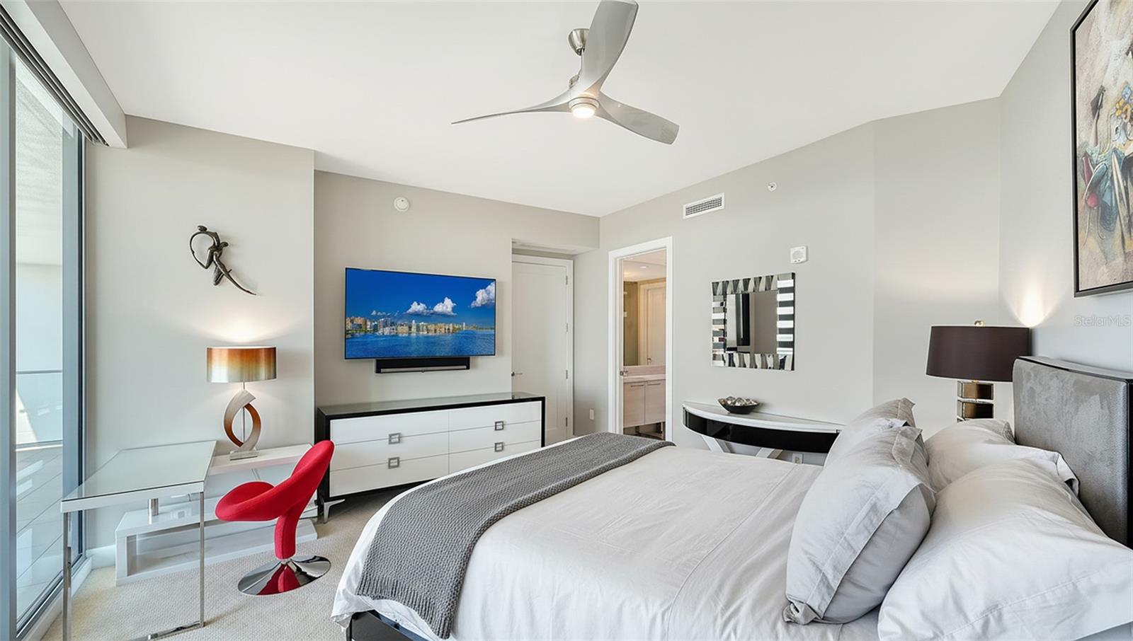 1155 N GULFSTREAM AVE #1107, SARASOTA, FL, 34236