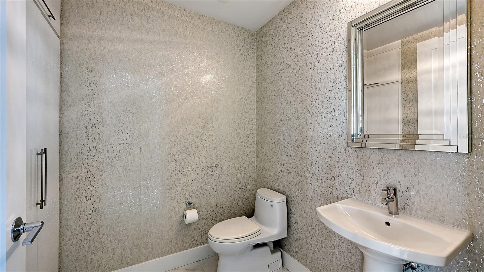 1155 N GULFSTREAM AVE #1107, SARASOTA, FL, 34236