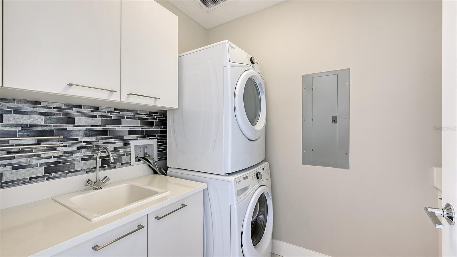 1155 N GULFSTREAM AVE #1107, SARASOTA, FL, 34236