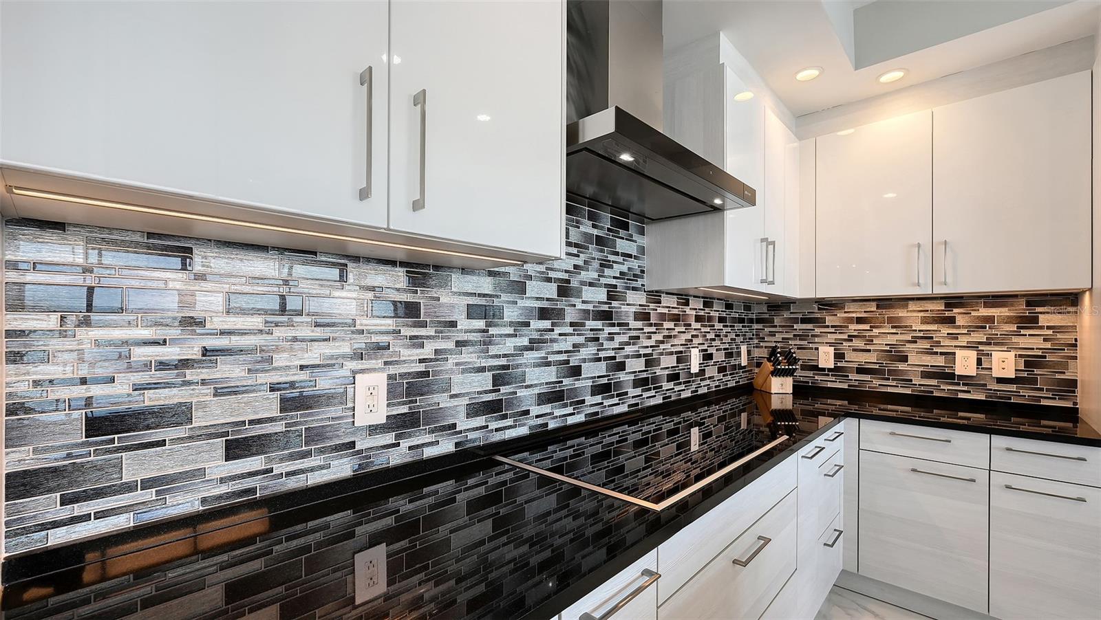 1155 N GULFSTREAM AVE #1107, SARASOTA, FL, 34236