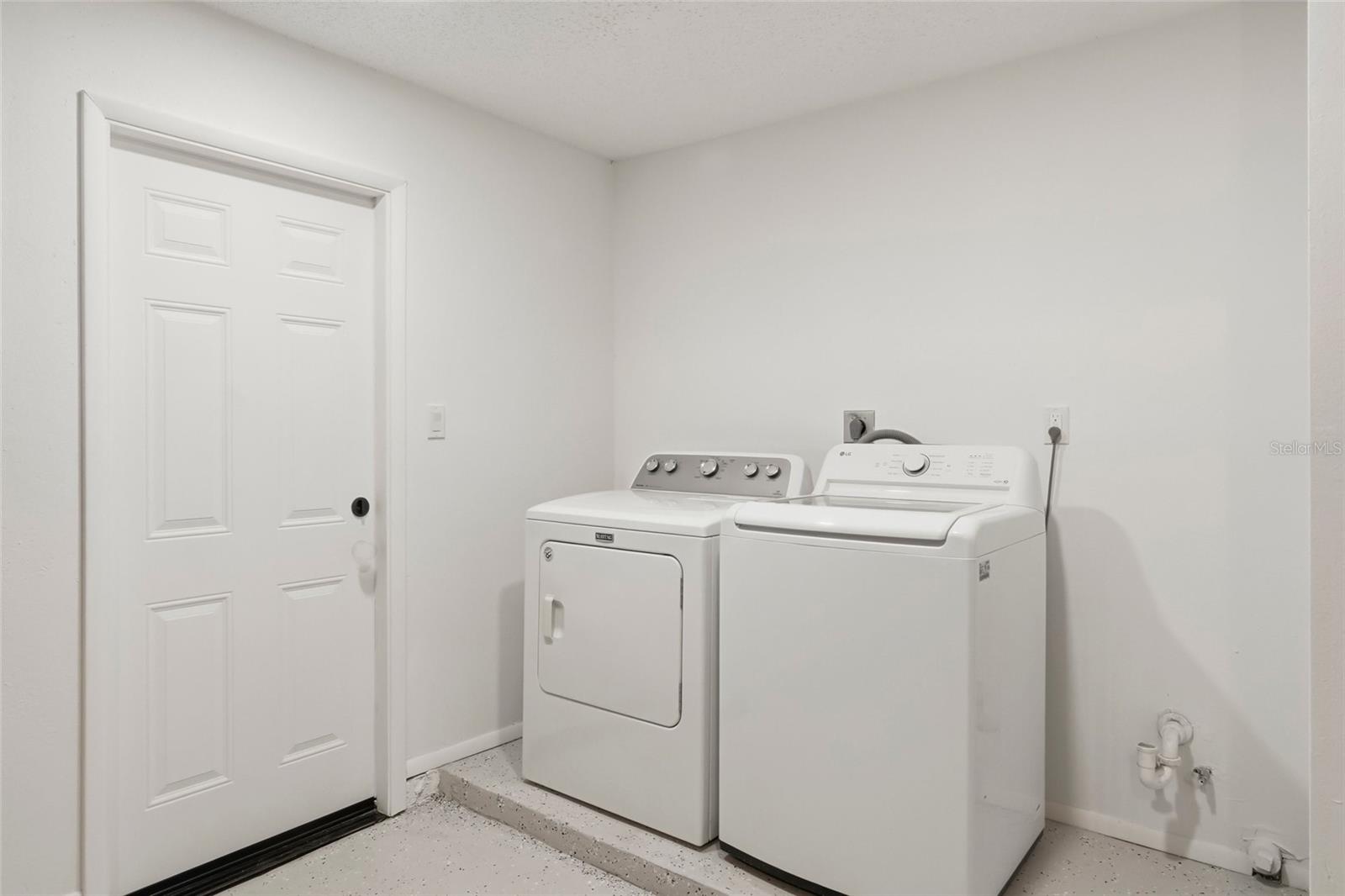 1023 MINEOLA CIR, PALM HARBOR, FL, 34683