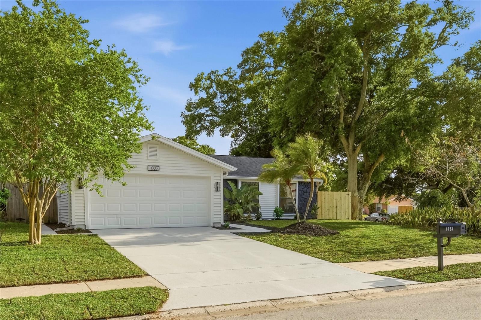 1023 MINEOLA CIR, PALM HARBOR, FL, 34683