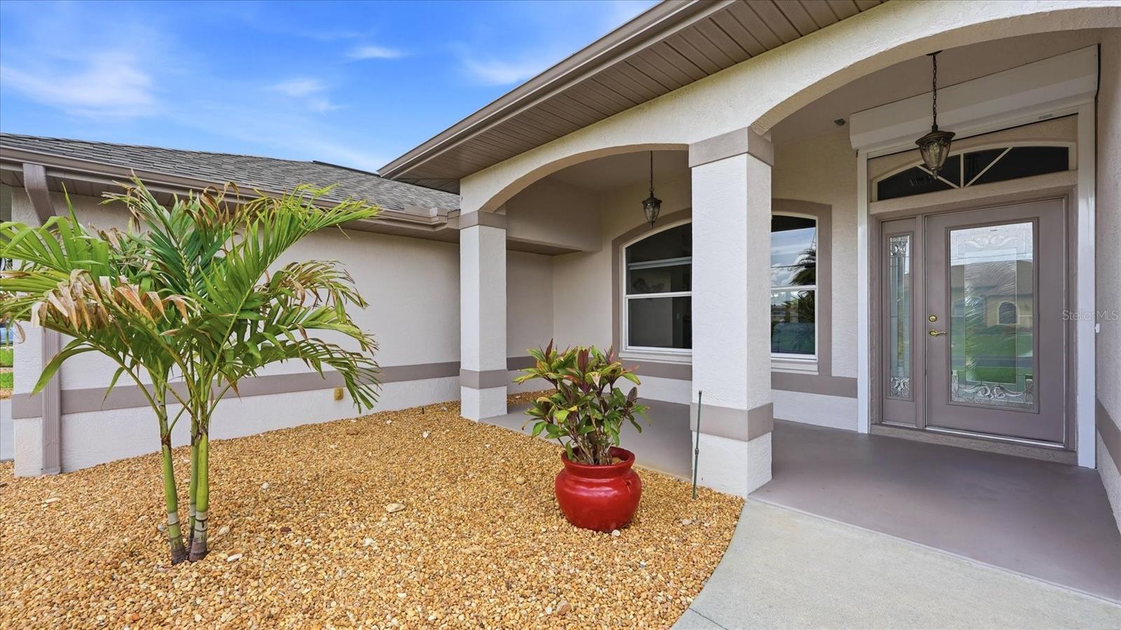 828 ROTONDA CIR, ROTONDA WEST, FL, 33947