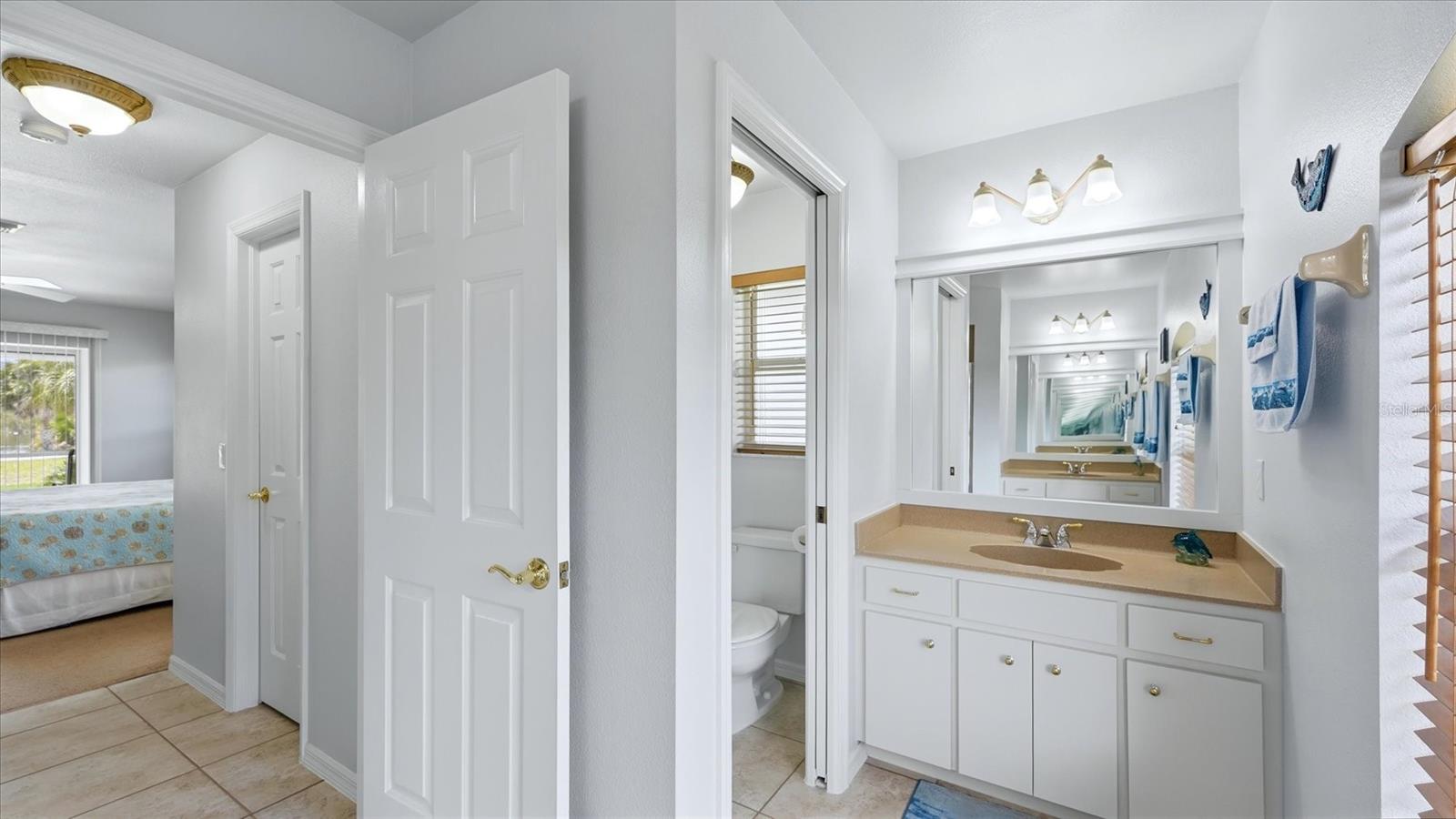 828 ROTONDA CIR, ROTONDA WEST, FL, 33947