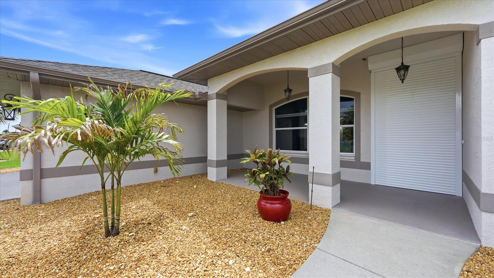 828 ROTONDA CIR, ROTONDA WEST, FL, 33947