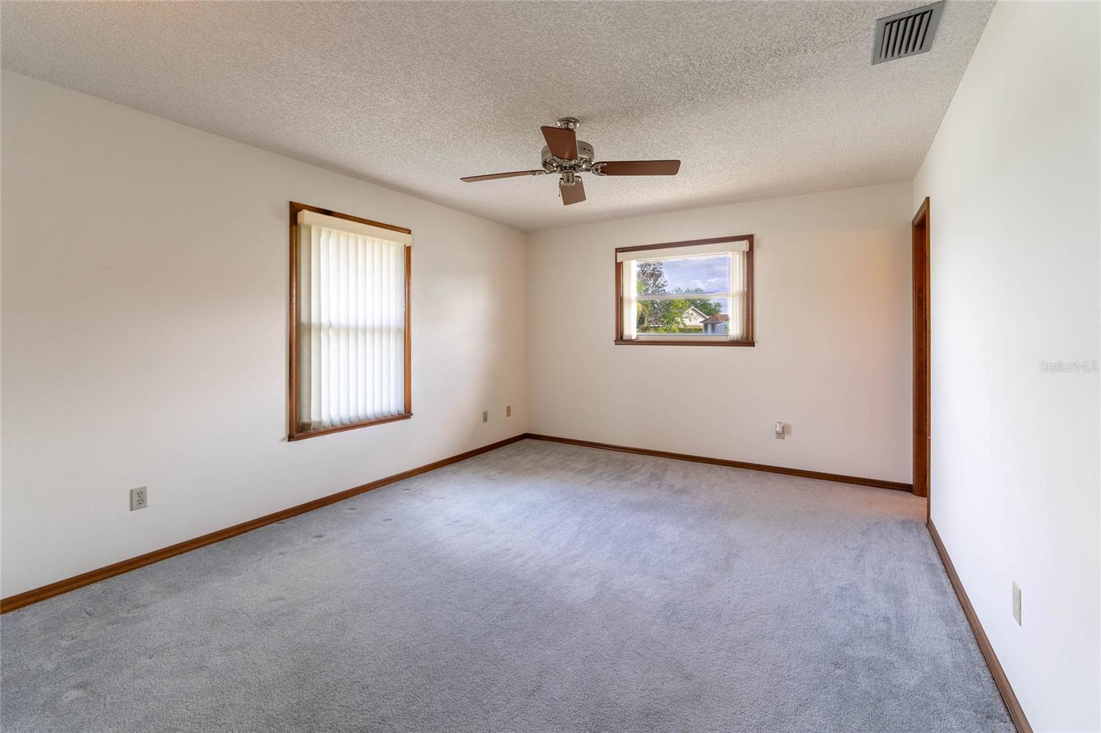 1020 AVIS, DELTONA, FL, 32738