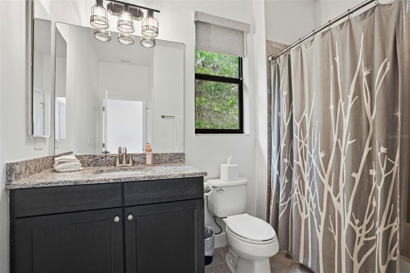 2nd bath between 2nd & 3rd bdrm