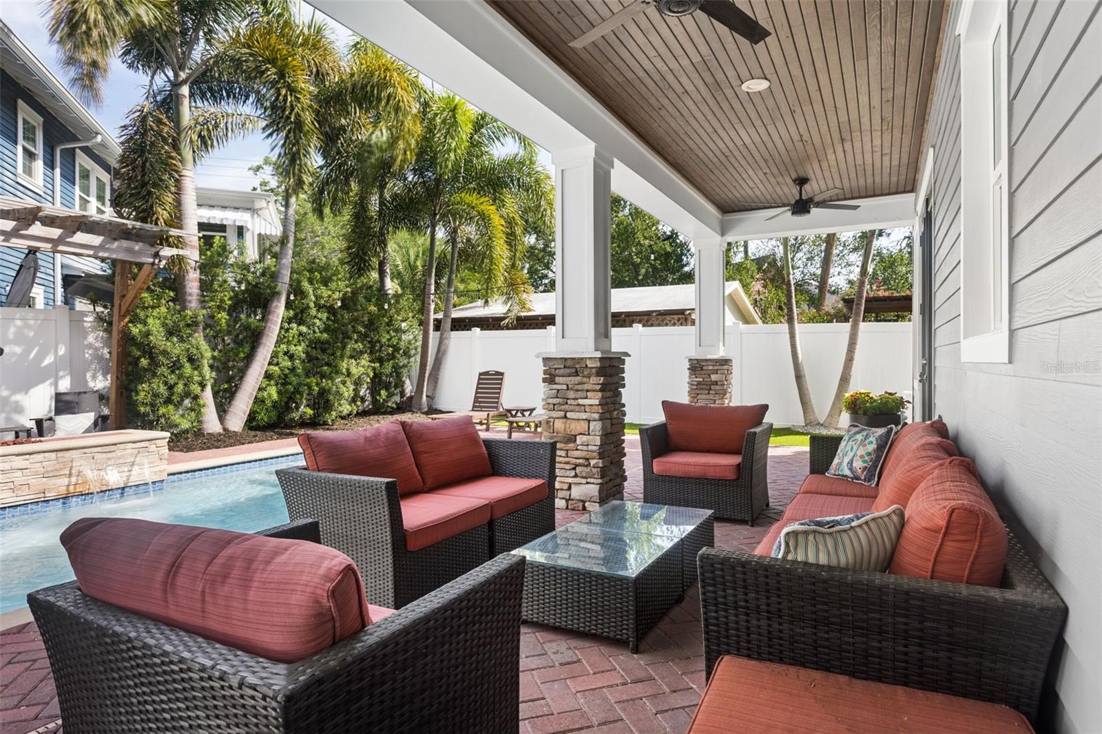 2509 W PALM DR, TAMPA, FL, 33629