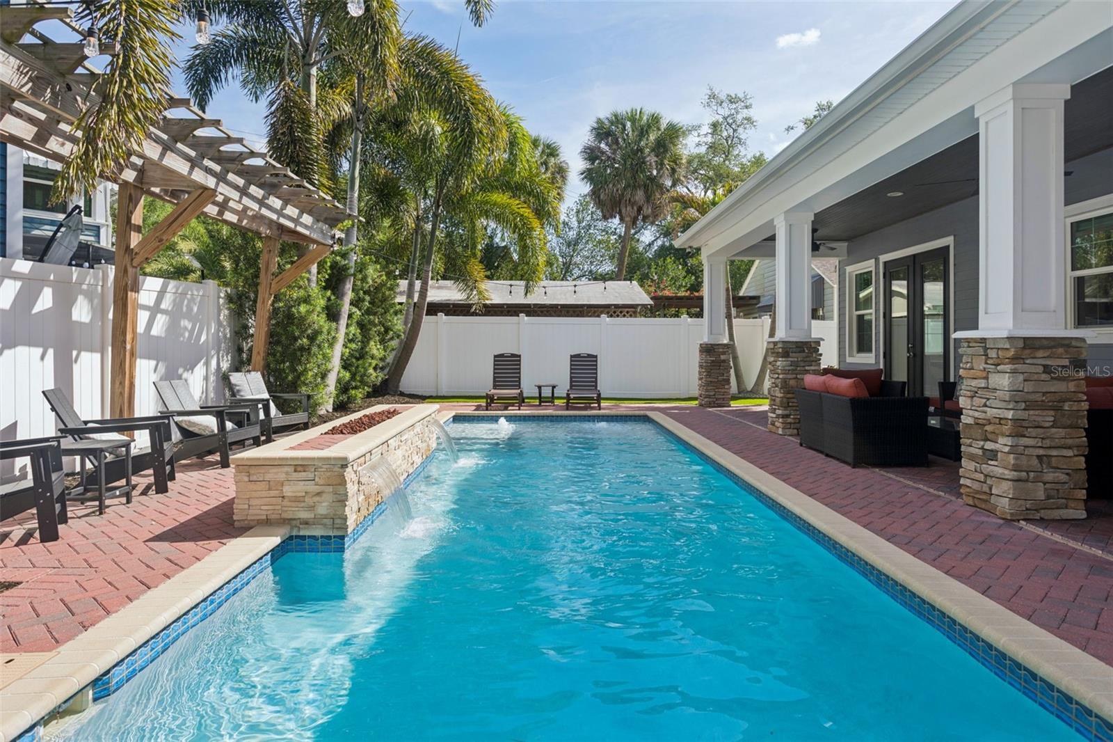 2509 W PALM DR, TAMPA, FL, 33629