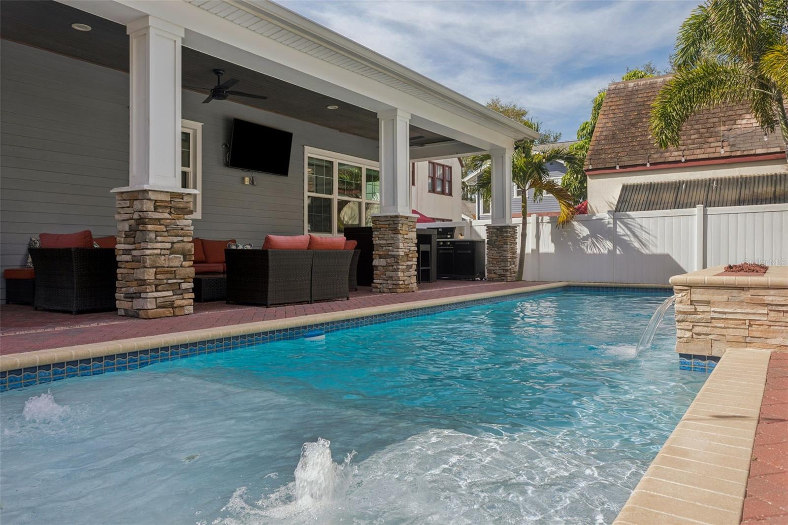 2509 W PALM DR, TAMPA, FL, 33629