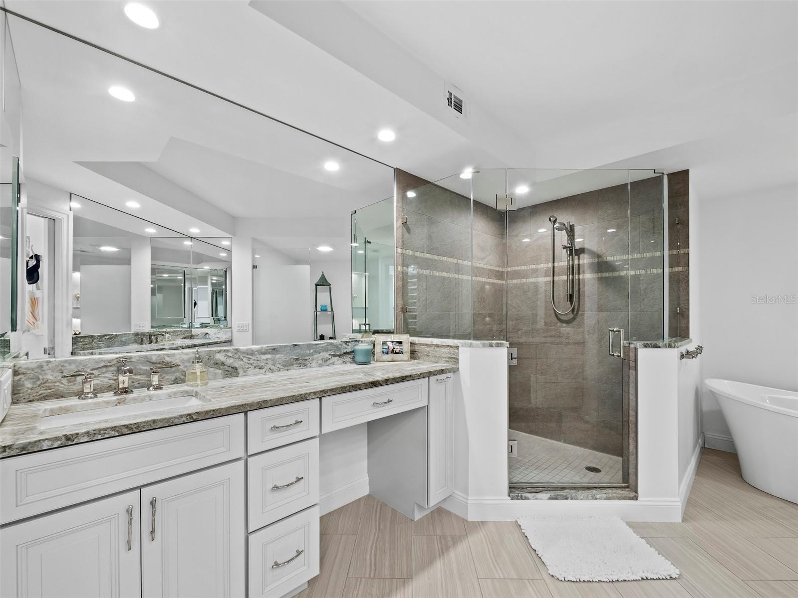 535 SANCTUARY DR #A603, LONGBOAT KEY, FL, 34228