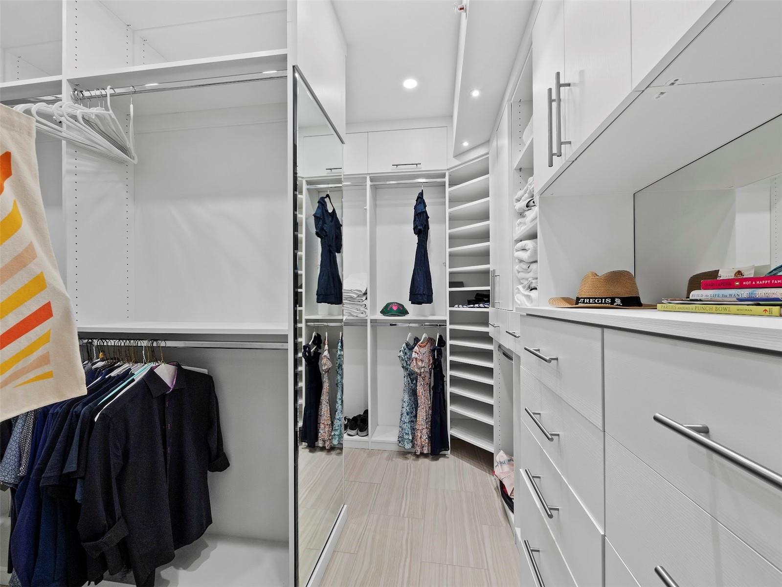 535 SANCTUARY DR #A603, LONGBOAT KEY, FL, 34228