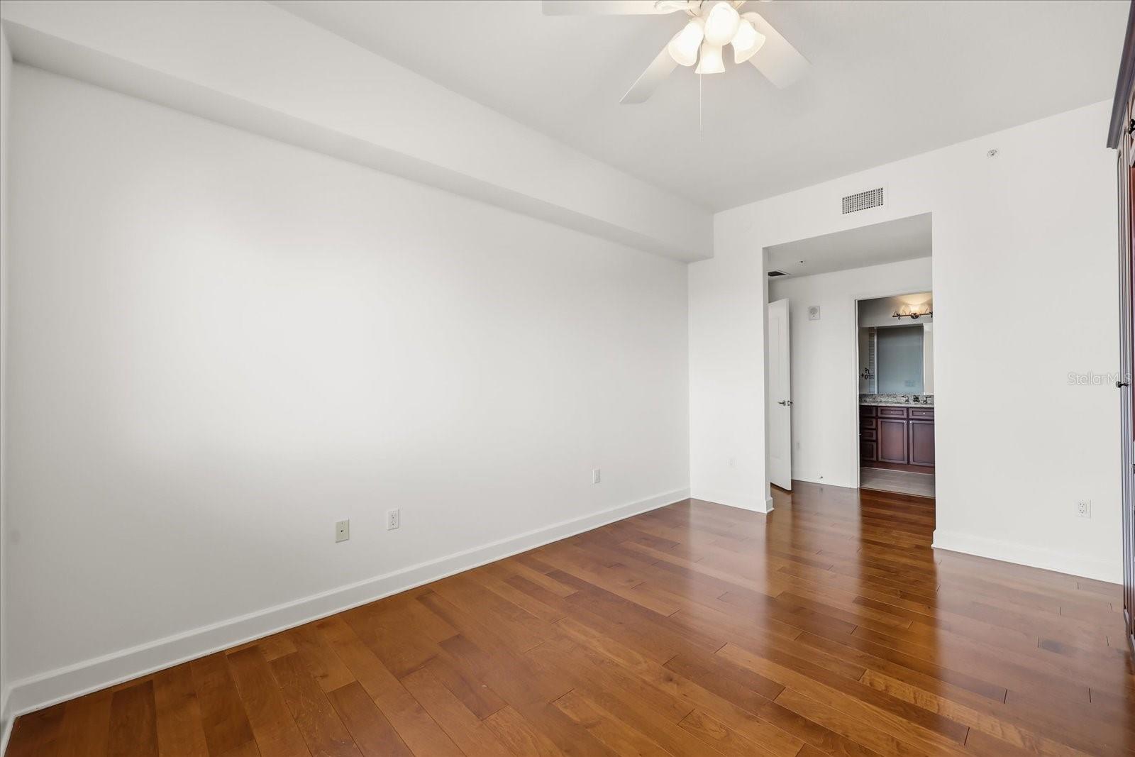 100 S EOLA DR #1605, ORLANDO, FL, 32801