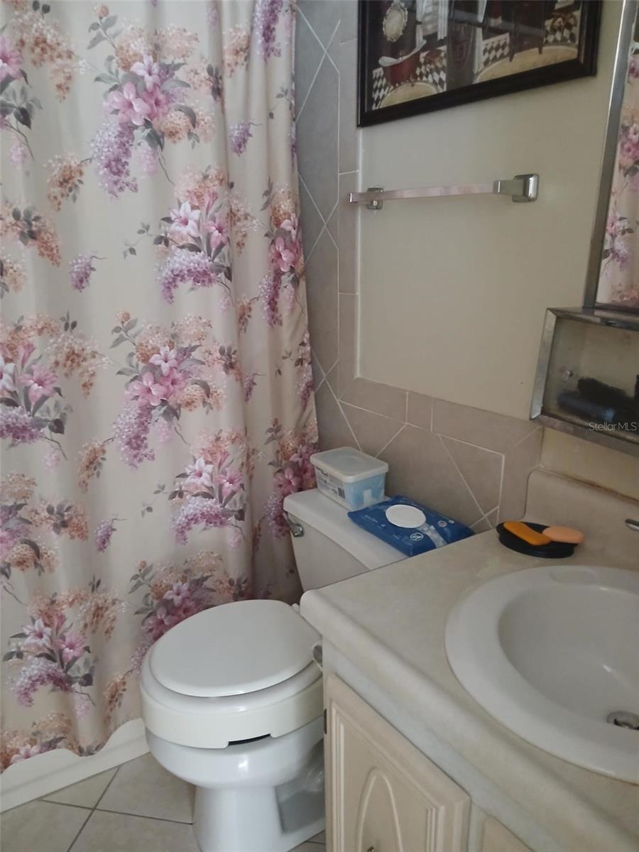 2916 W WILDER AVE, TAMPA, FL, 33614