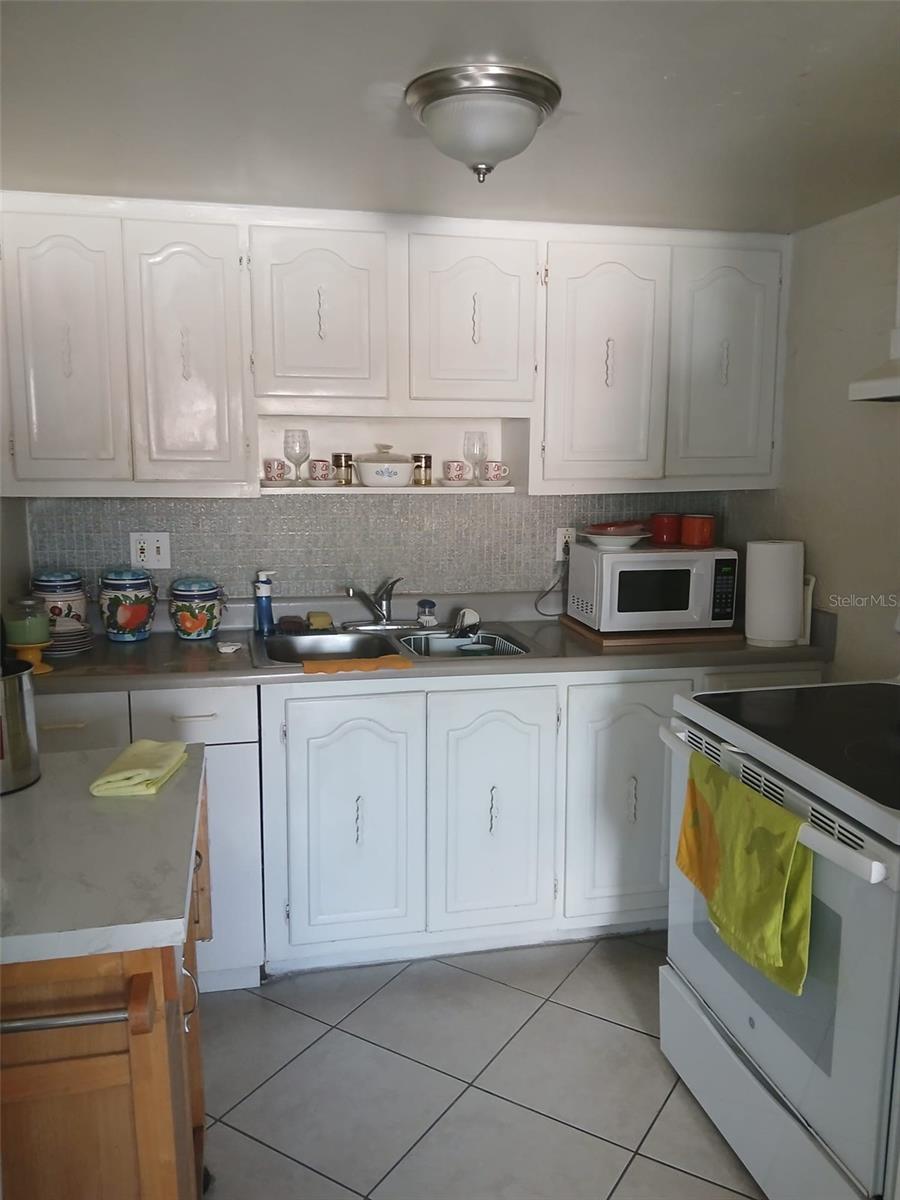 2916 W WILDER AVE, TAMPA, FL, 33614