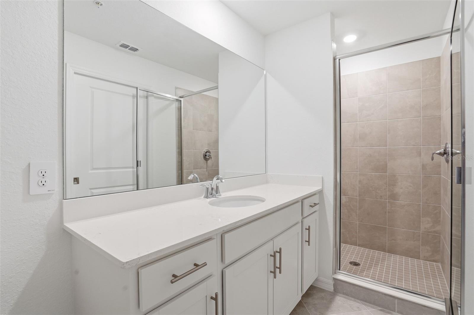 17560 OPAL SAND DR #105, VENICE, FL, 34293