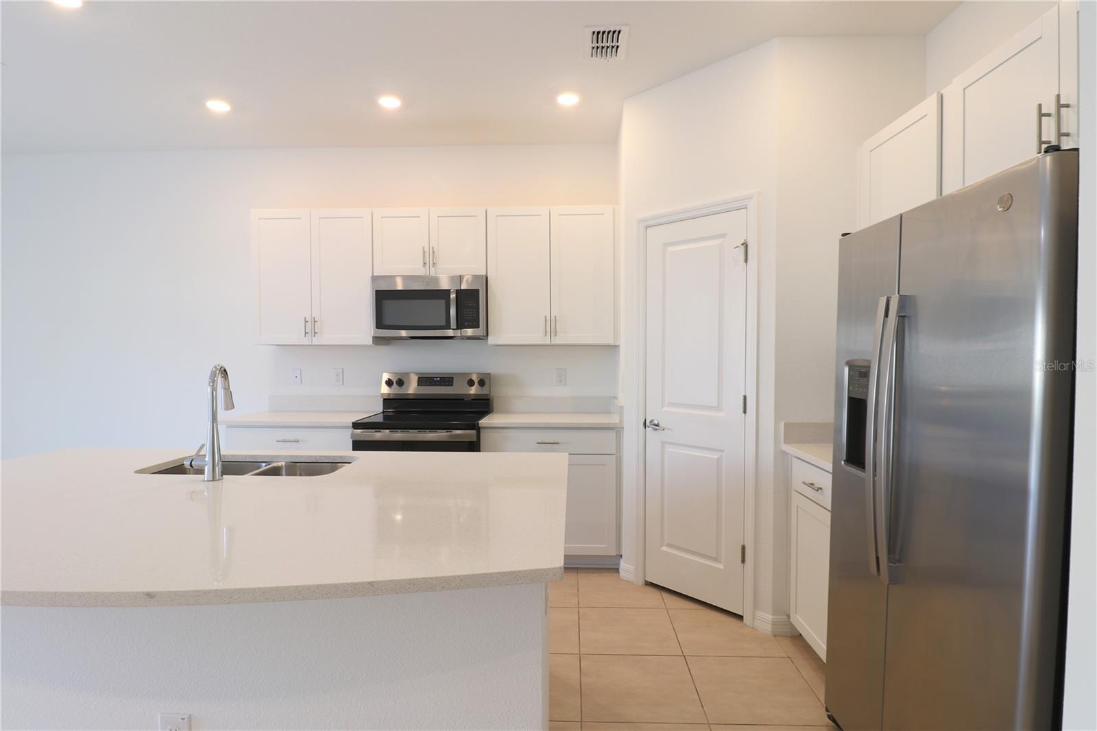 2208 PARAVANE WAY, WESLEY CHAPEL, FL, 33543