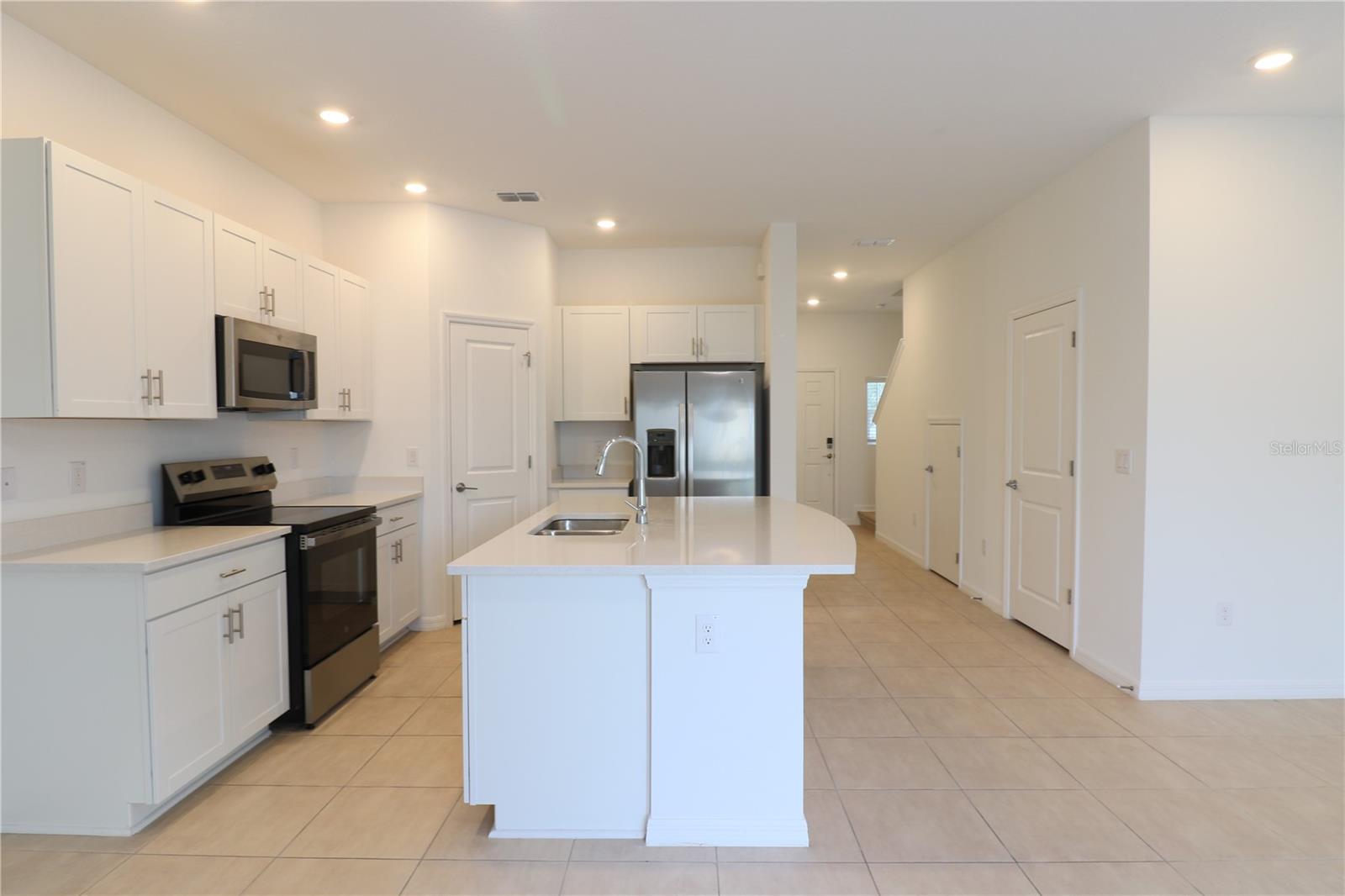 2208 PARAVANE WAY, WESLEY CHAPEL, FL, 33543