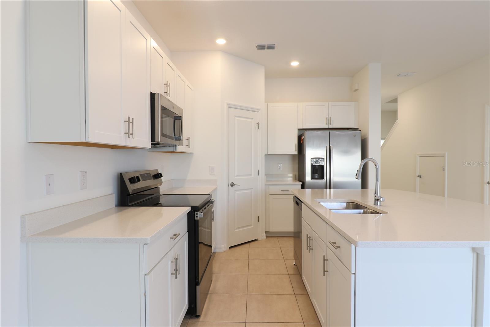 2208 PARAVANE WAY, WESLEY CHAPEL, FL, 33543