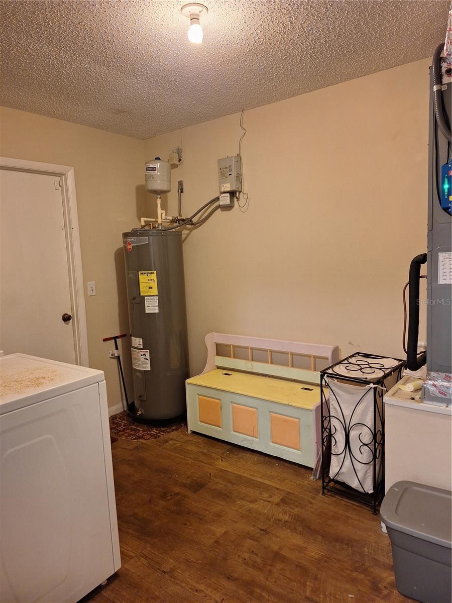 2707 PINE TREE DR, EDGEWATER, FL, 32141