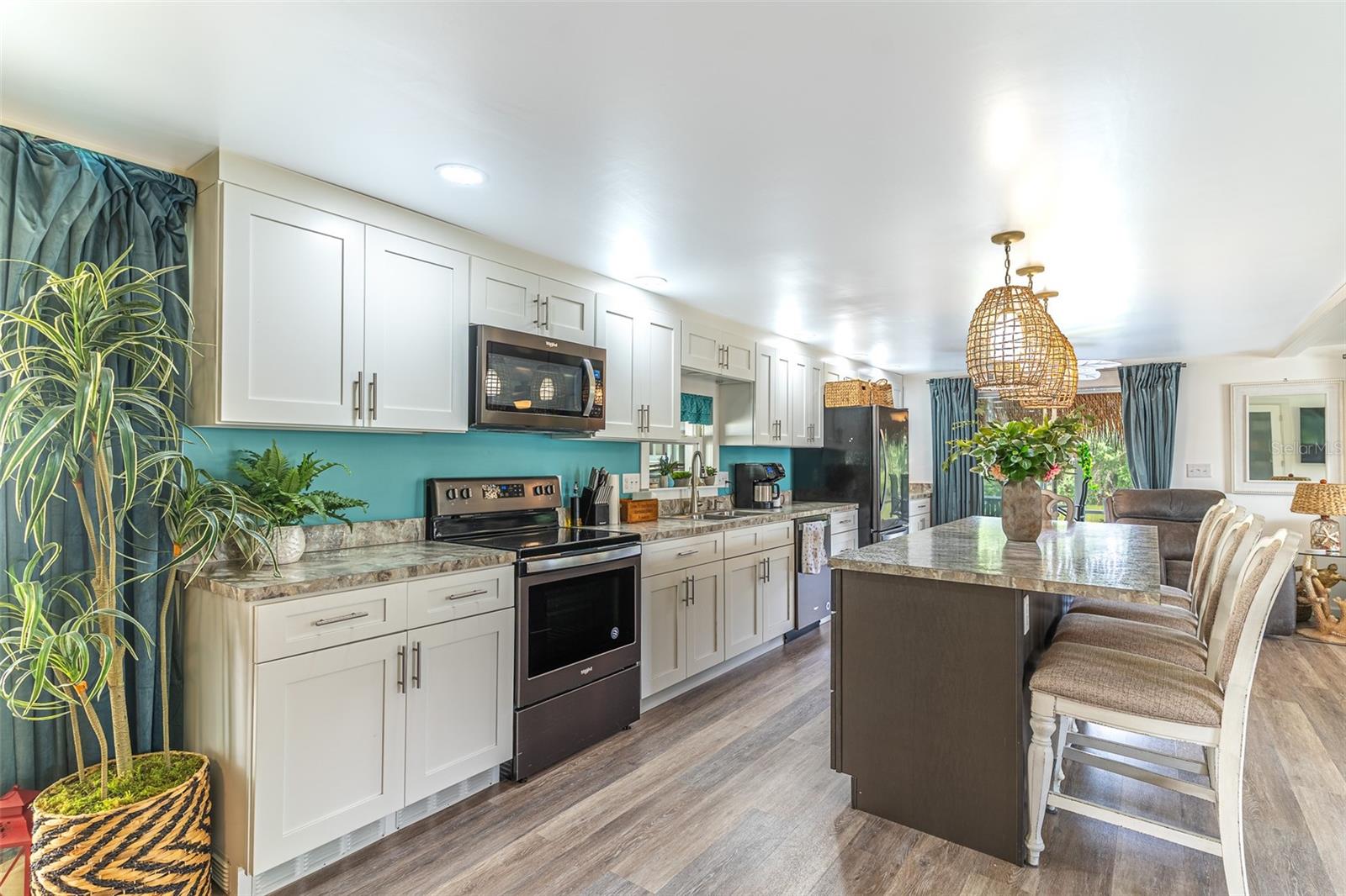 1818 BLUE LAKE DR, LAKELAND, FL, 33801