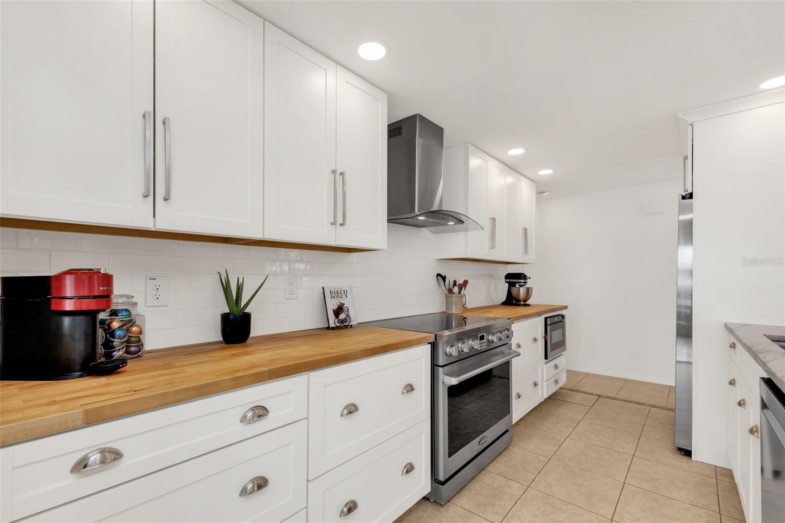 2308 HARBOUR DR, PUNTA GORDA, FL, 33983