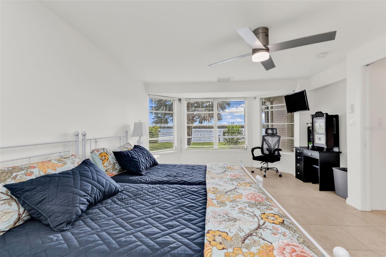 2308 HARBOUR DR, PUNTA GORDA, FL, 33983