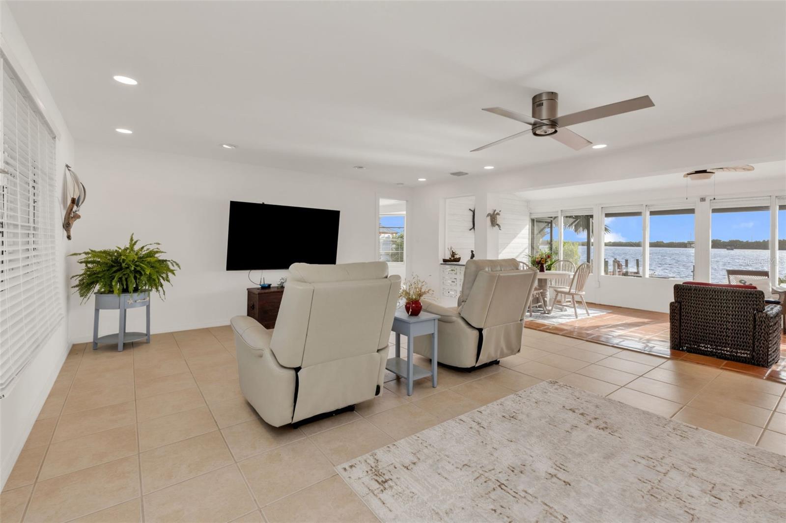 2308 HARBOUR DR, PUNTA GORDA, FL, 33983