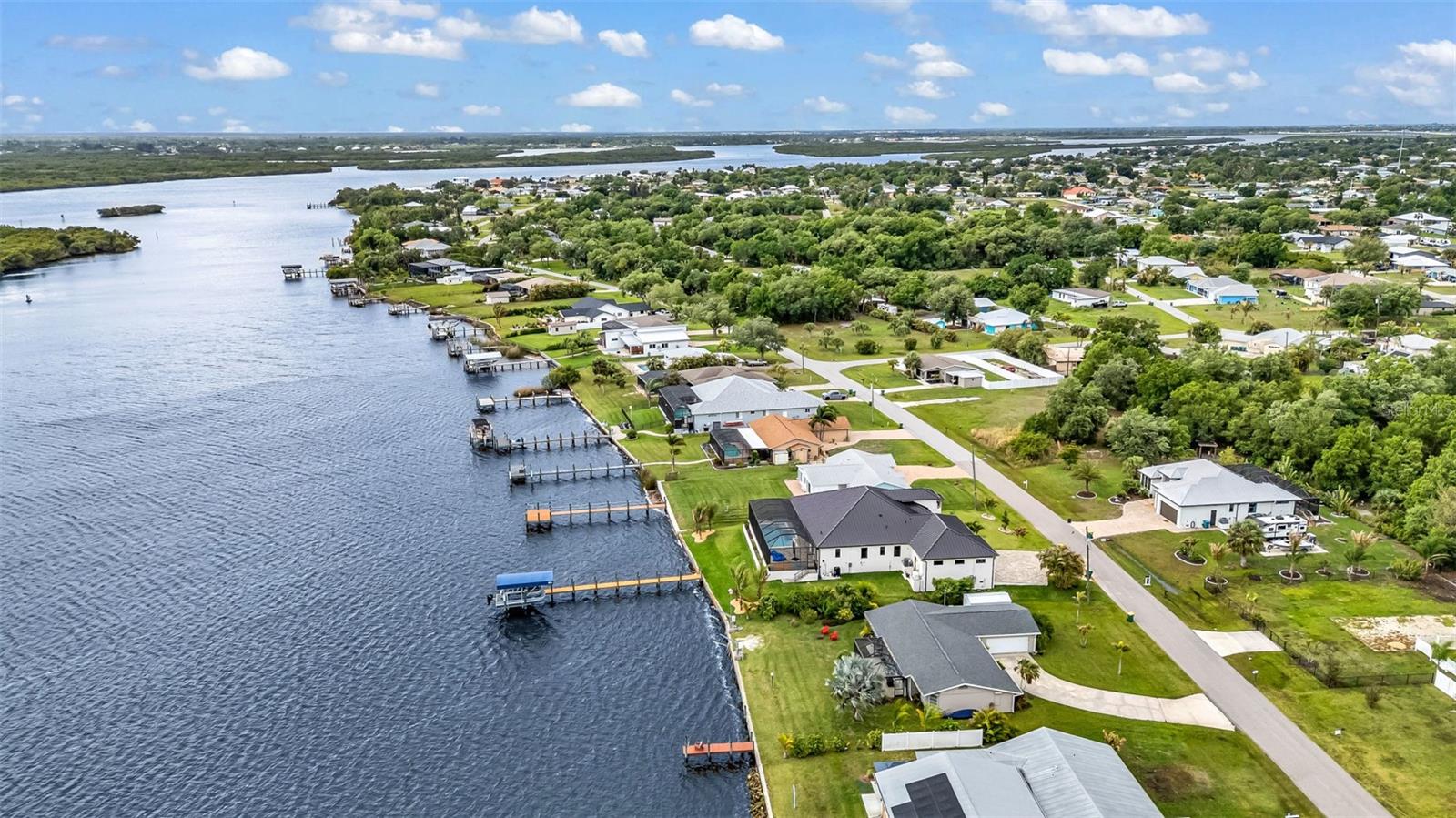 2308 HARBOUR DR, PUNTA GORDA, FL, 33983