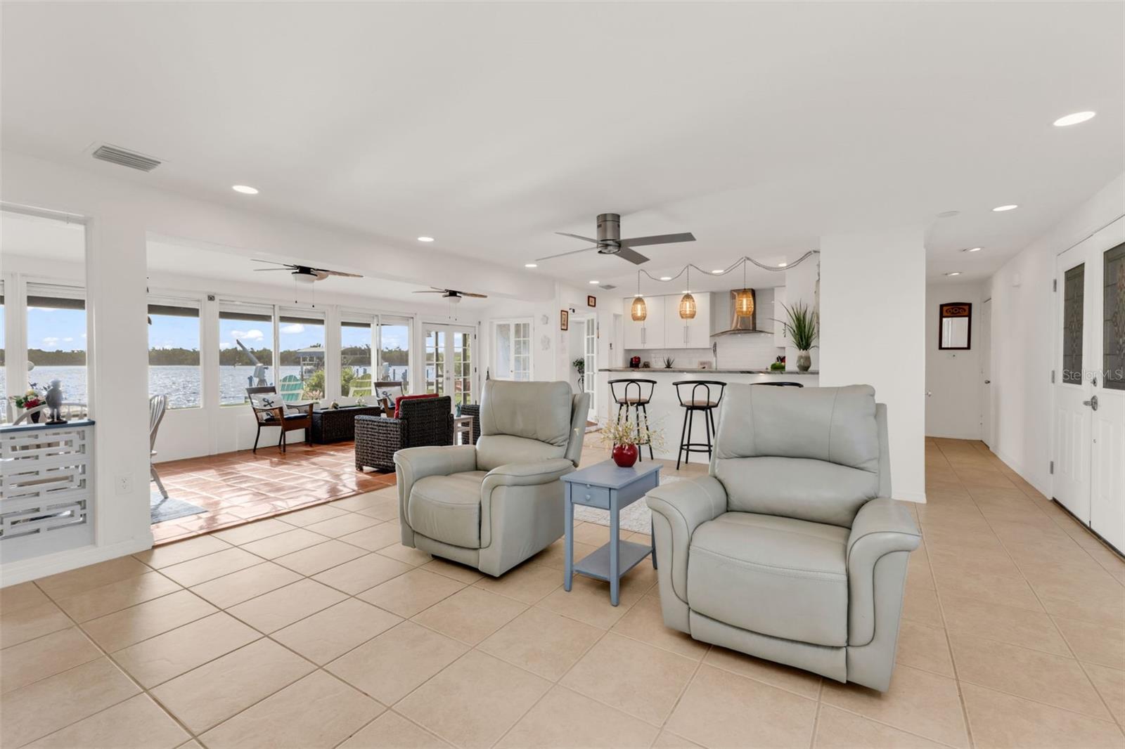 2308 HARBOUR DR, PUNTA GORDA, FL, 33983