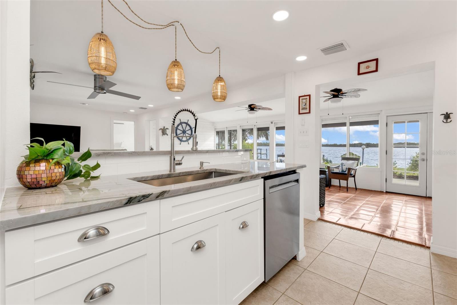 2308 HARBOUR DR, PUNTA GORDA, FL, 33983