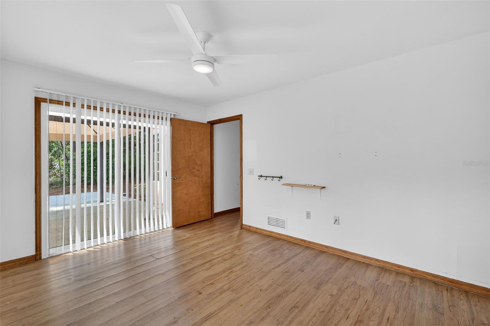 601 VINCENT DR, MOUNT DORA, FL, 32757