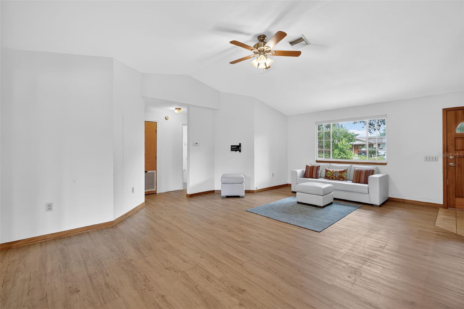 601 VINCENT DR, MOUNT DORA, FL, 32757