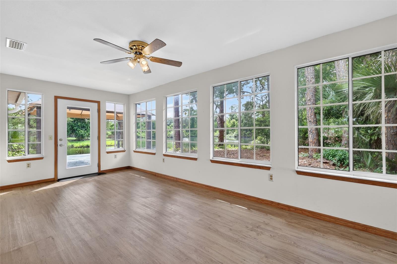 601 VINCENT DR, MOUNT DORA, FL, 32757