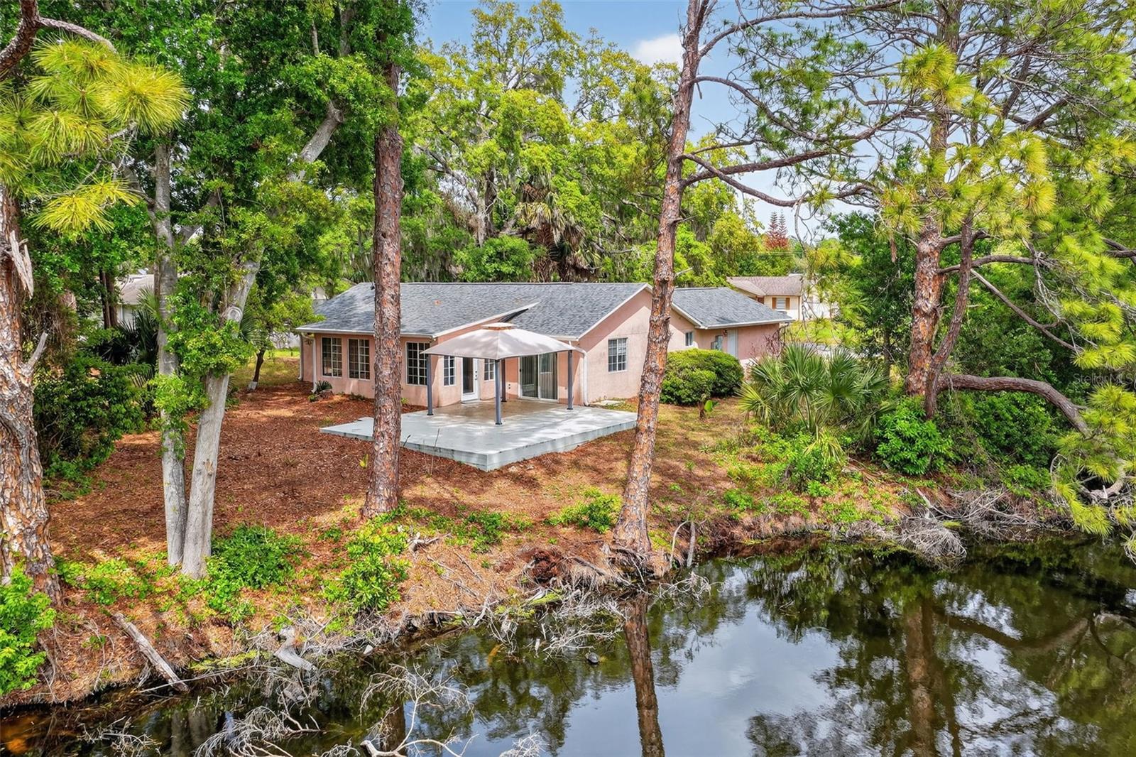 601 VINCENT DR, MOUNT DORA, FL, 32757