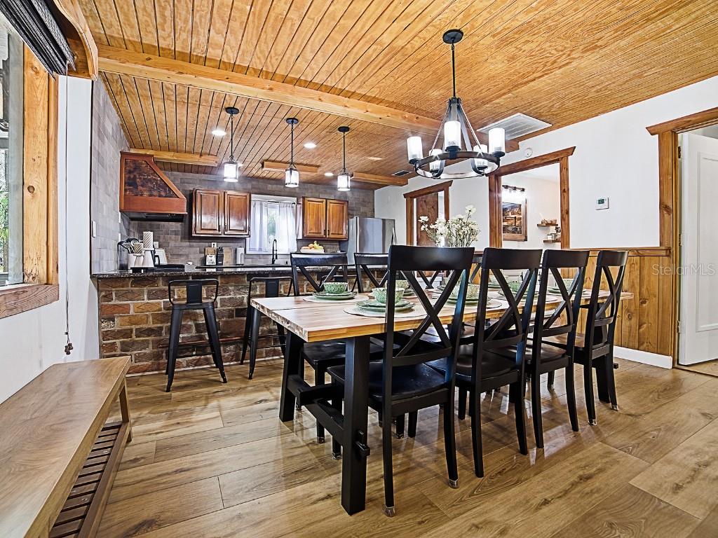 213 W VIRGINIA AVE, DELAND, FL, 32720