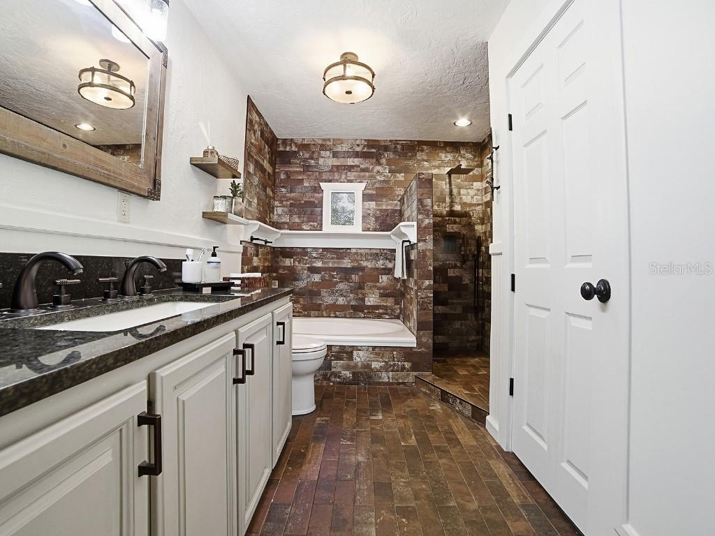 213 W VIRGINIA AVE, DELAND, FL, 32720