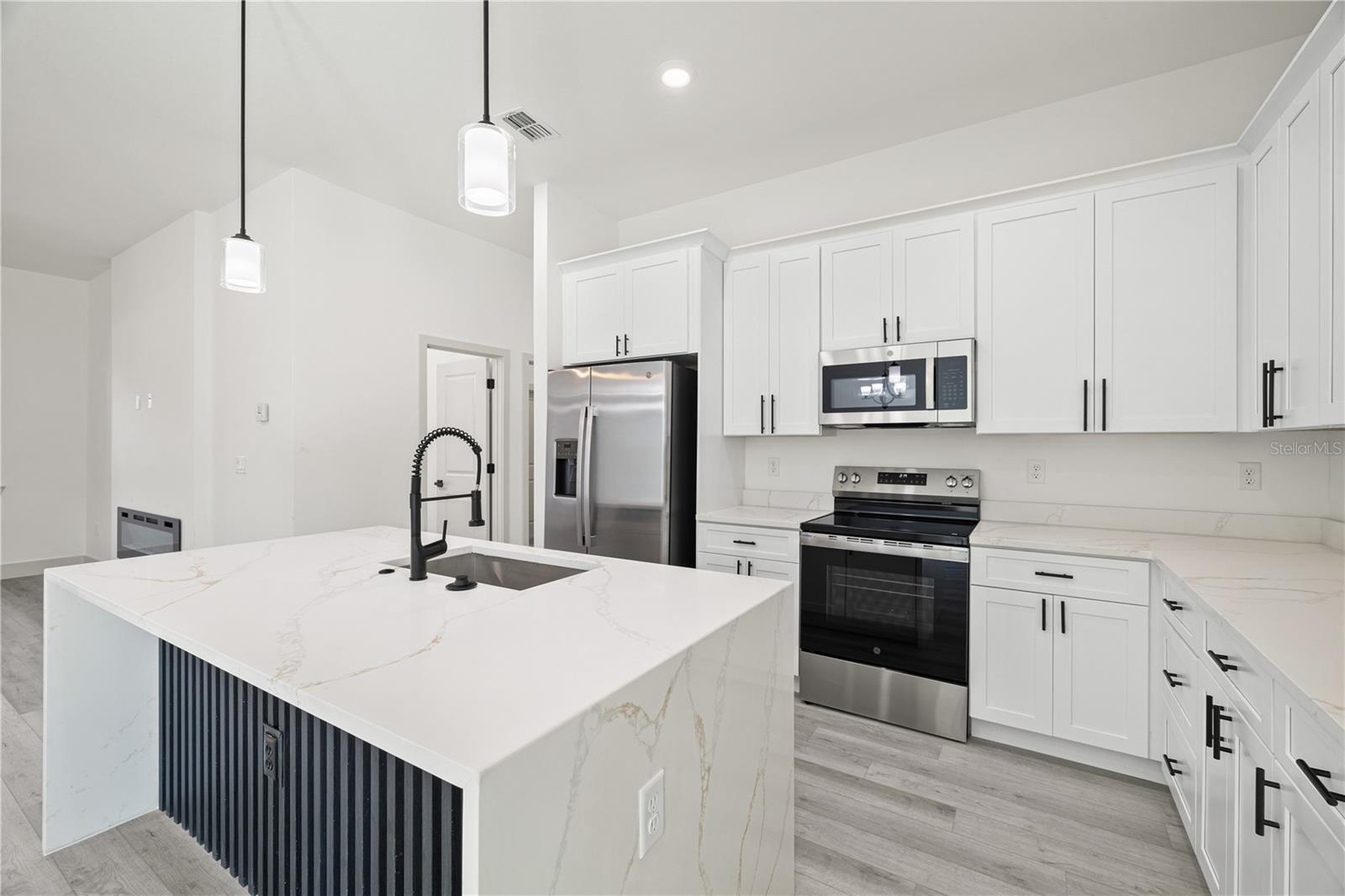 15467 HILLSBOROUGH BLVD, PORT CHARLOTTE, FL, 33954